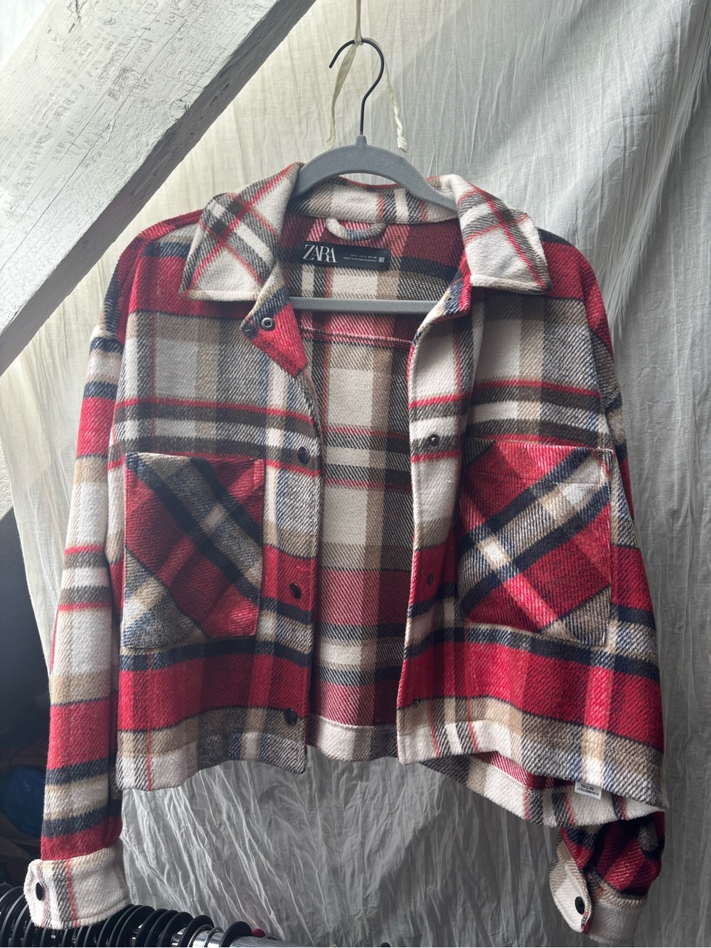 ZARA Red, Cream & Tan Plaid Cropped Shacket Flannel